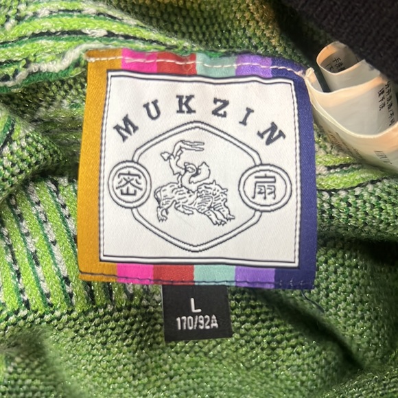 Mukzin V Neck Floral Dress - Picture 7 of 8